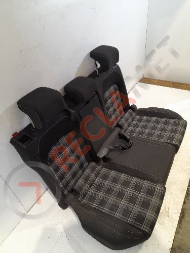 VOLKSWAGEN Golf Gti REAR SEAT
