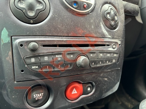 RENAULT Clio X85 Stereo Radio Head Unit